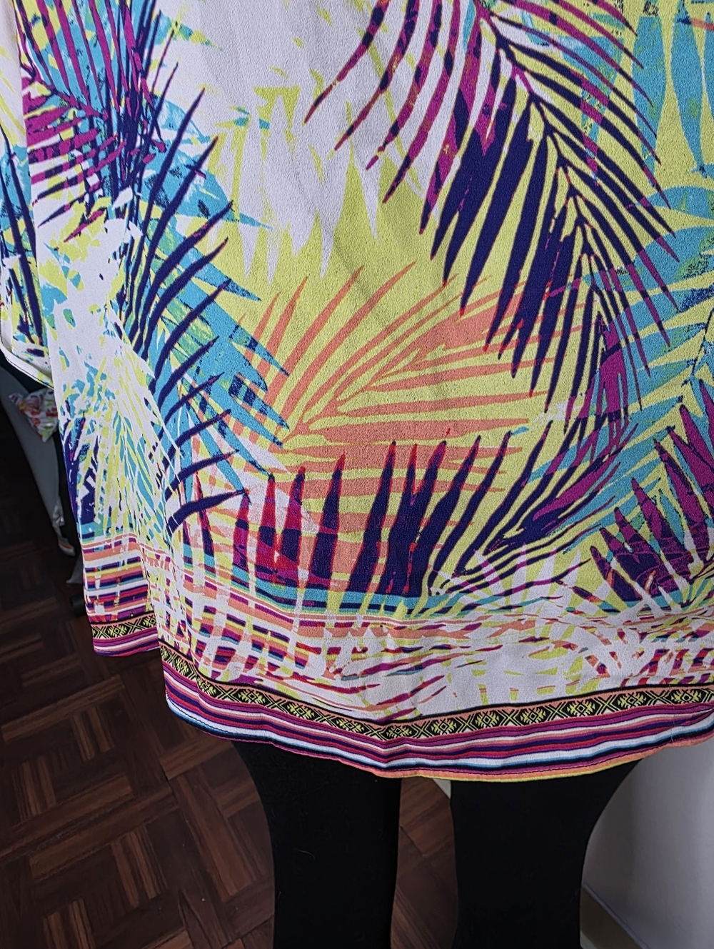BOLD elements Multicolor Tropical Cold-Shoulder Top Size US/XL - Picture 12 of 14